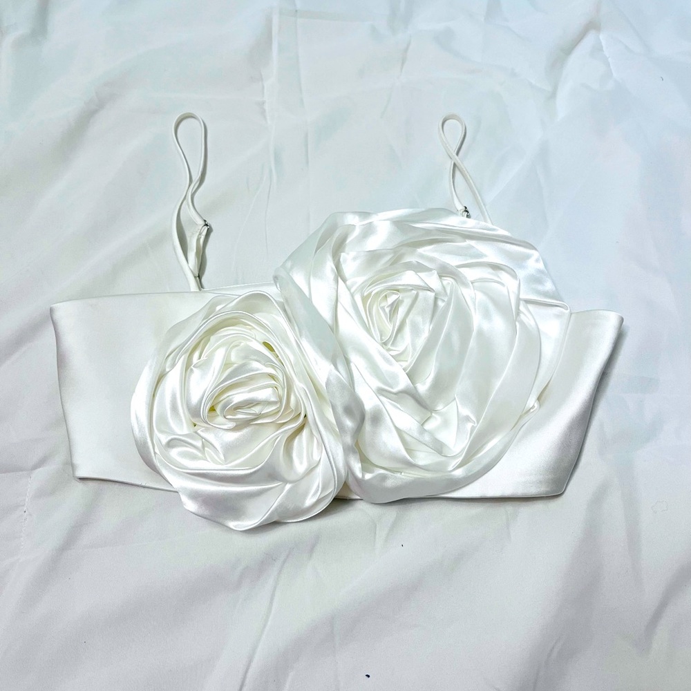 ZARA White Flower Strappy Crop Top Raised Flowers Silk